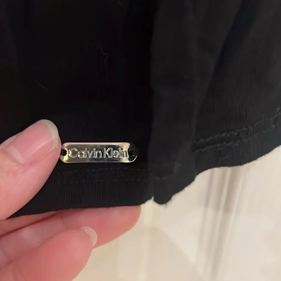 Calvin Klein liquid jersey long sleeve t 🖤 - Picture 4 of 5